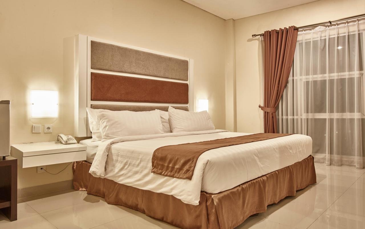 President Executive Club Hotel Cikarang Kültér fotó