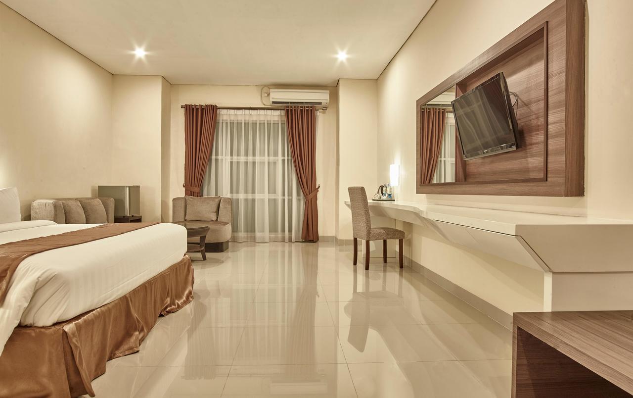 President Executive Club Hotel Cikarang Kültér fotó