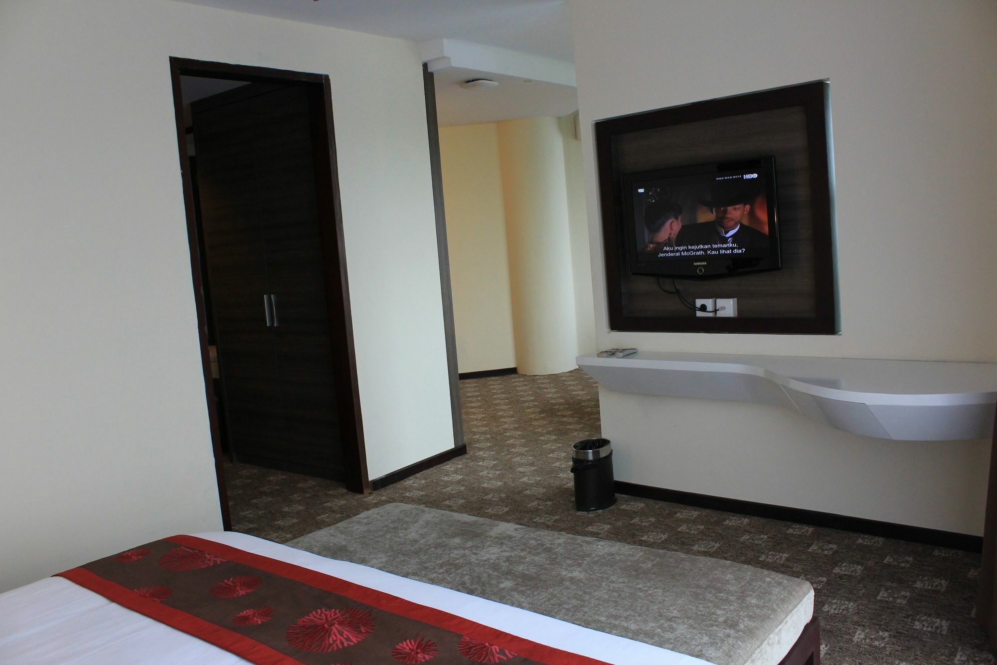 President Executive Club Hotel Cikarang Kültér fotó